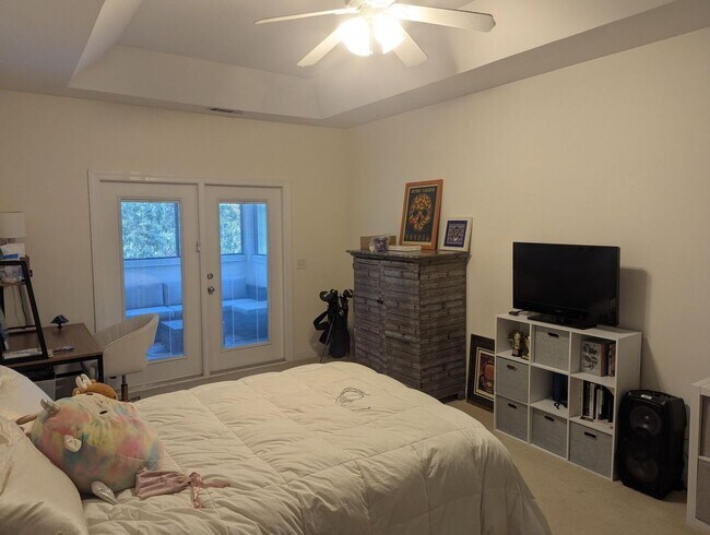 Building Photo - Luxury Condo-Gated Community - James Islan...