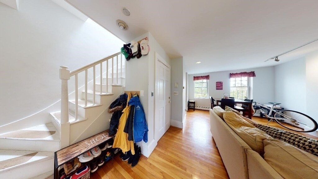 Building Photo - 408 Sumner St