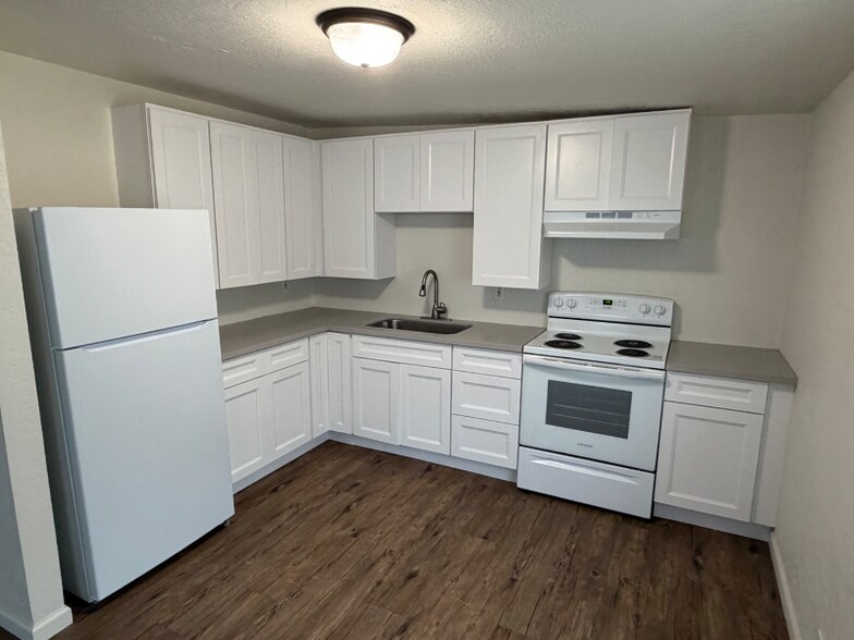 Building Photo - 63757 Harriet Rd