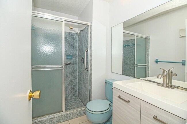 Building Photo - 101 Leisure Lake Cir