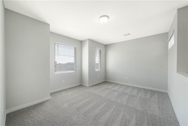 Building Photo - 15008 Forum Ave