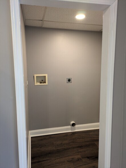 Building Photo - 16 Barrows St