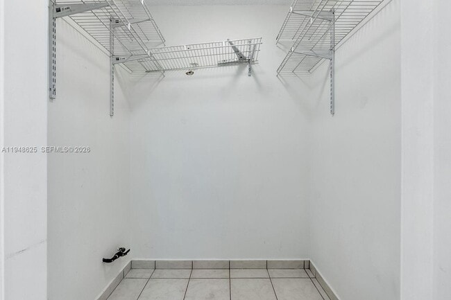 Building Photo - 995 SW 84th Ave