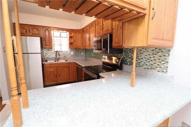 Building Photo - 7283 Sandy Creek Dr