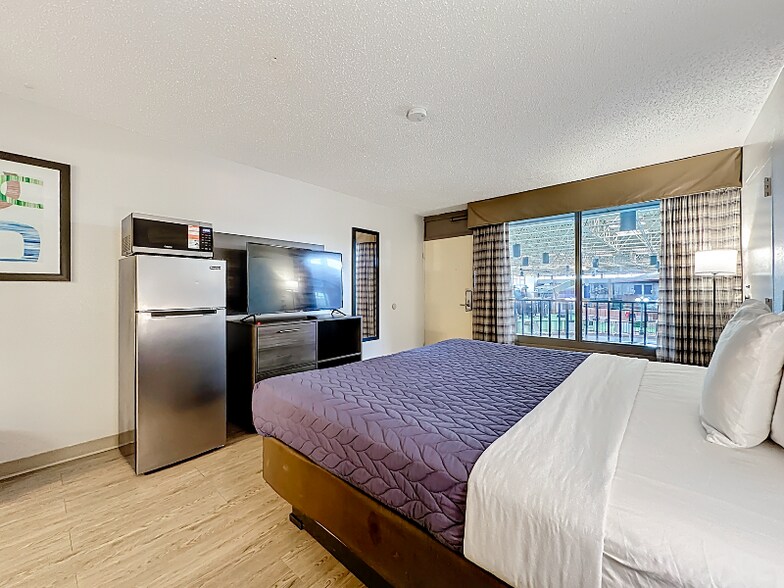 Building Photo - 910 Suemac Rd