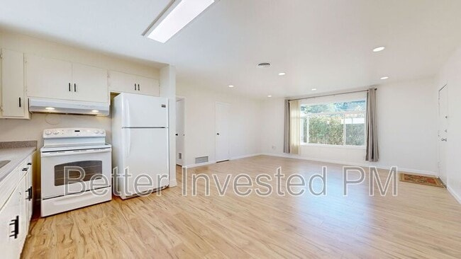 Building Photo - 866 Brigham Ave