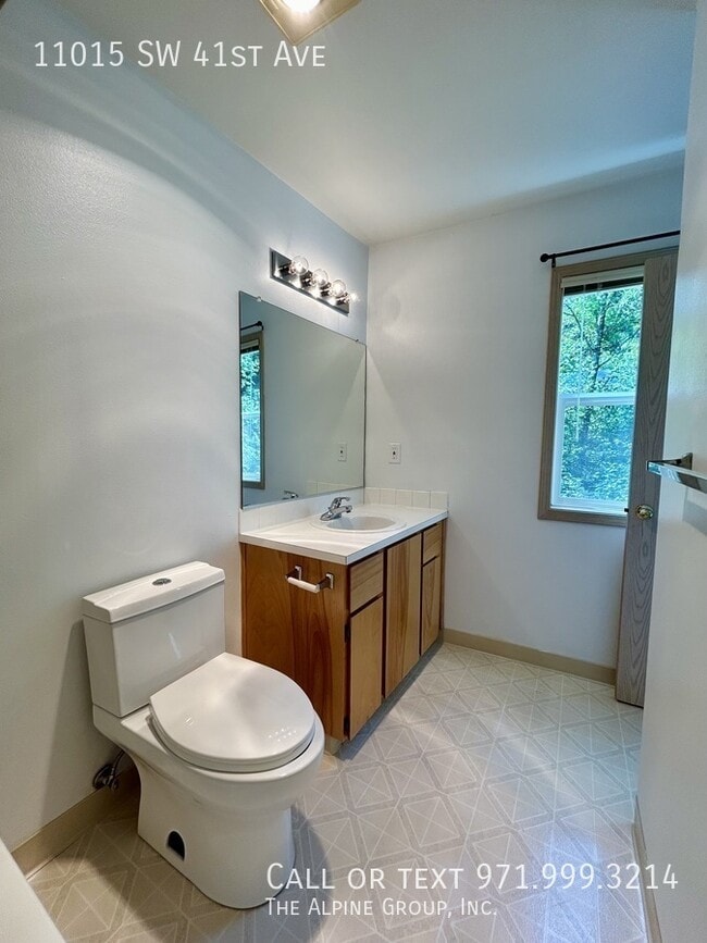 Building Photo - 11015 SW 41st Ave