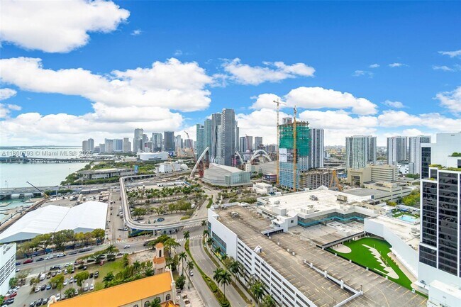 Building Photo - 1717 N Bayshore Dr