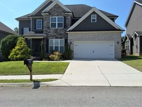 Building Photo - West Knoxville 37922 - 4 bedroom, 3 bath home - Contact Sharon Arnwine (865) 313-7215