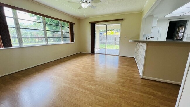 Building Photo - 6831 Eastview Dr
