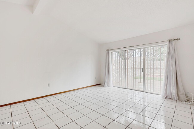 Building Photo - 10914 Pelhem Rd