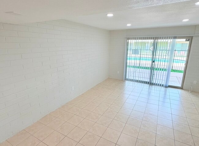 Building Photo - SAGO GARDENS