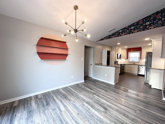 Building Photo - Eclectic & Charming Updated Ranch