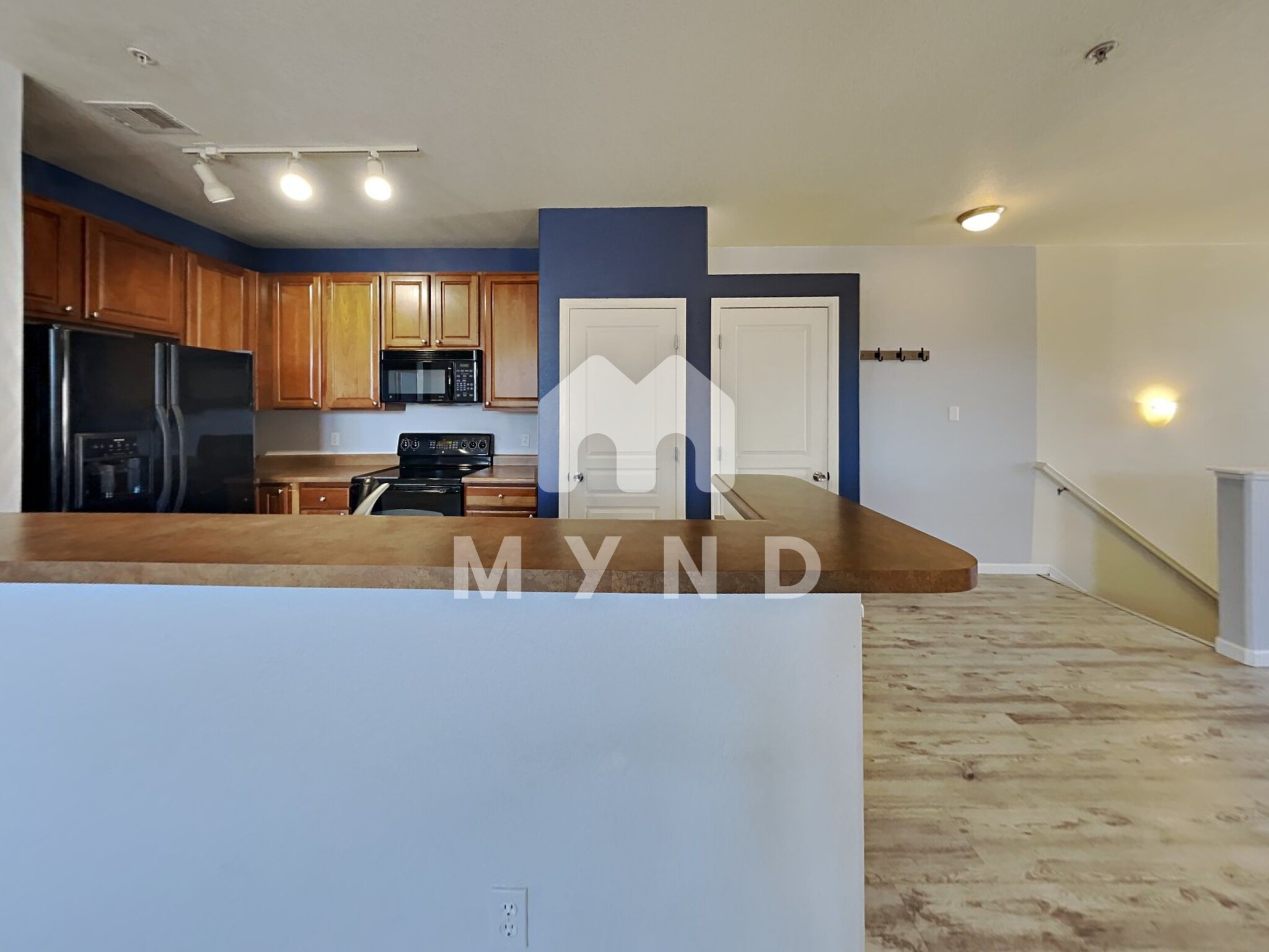 Building Photo - 803 E 98th Ave