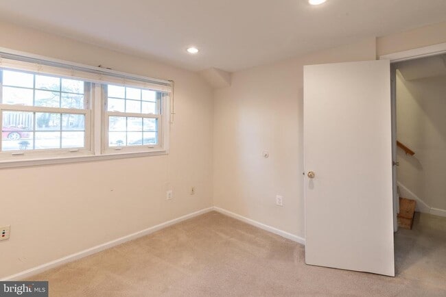 Building Photo - 8132 Sleepy View Ln