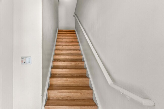 Building Photo - 10336 Fox Trail Rd S