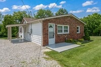 Building Photo - 2 bedroom 1 bath house for rent in Georgetown Indiana