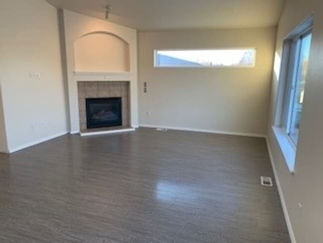 Building Photo - 2 Bedroom South Anchorage Condo!