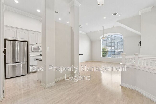 Building Photo - 4097 Oberlin Way