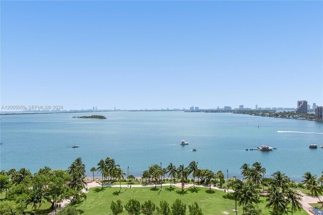 Building Photo - 1800 N Bayshore Dr