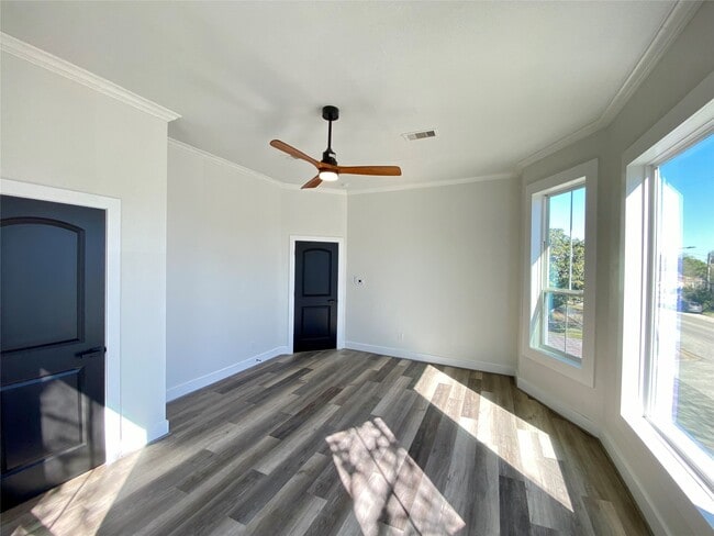 Building Photo - 2001 29th St