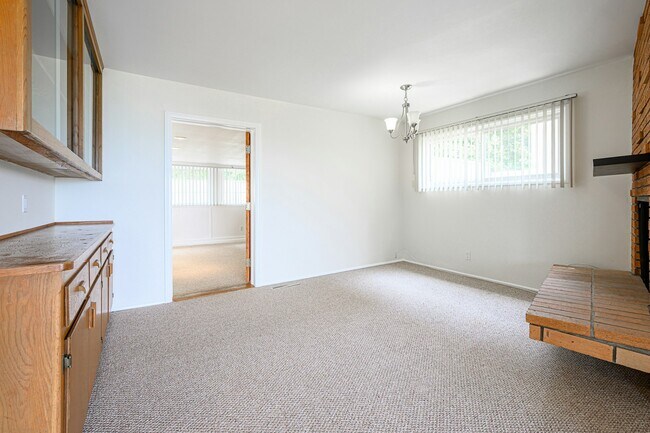 Building Photo - 552 Vía Del Monte