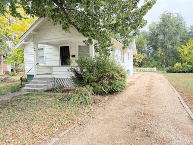 Building Photo - 840 Martin St