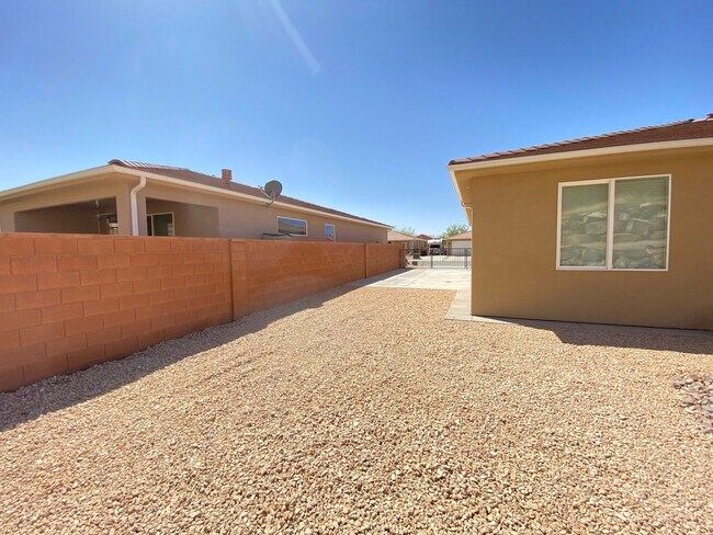 Building Photo - 3 Bed 2 Bath Home in Hurricane