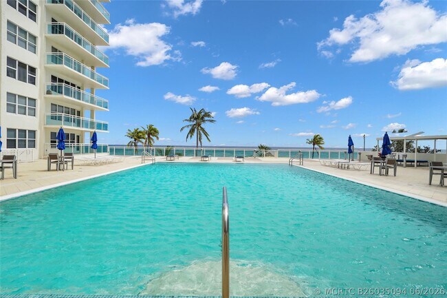 Building Photo - 3900 Galt Ocean Dr