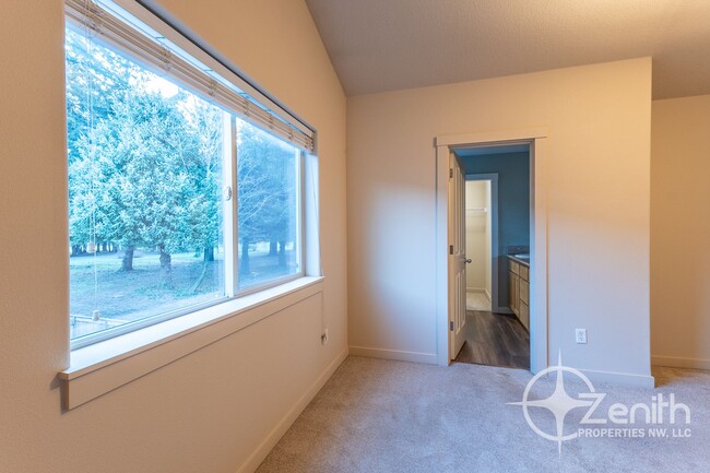 Building Photo - Waived Application Fees! Cozy 3 Bedroom En...