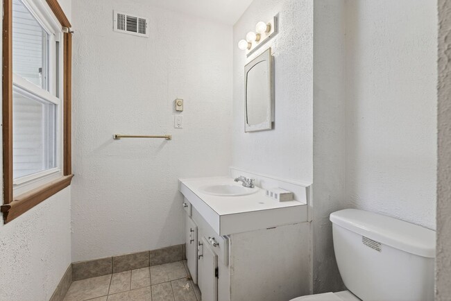 Building Photo - Lakeville Estates