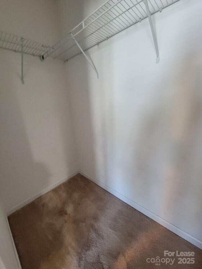 Building Photo - 1349 Haestad Ct