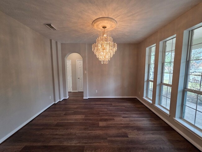 Building Photo - 20782 Oakhurst Trails Dr