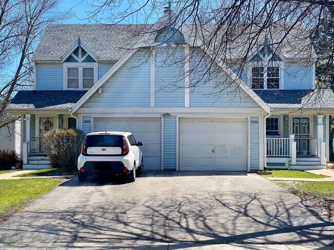 Building Photo - 2 Bedroom Single Family