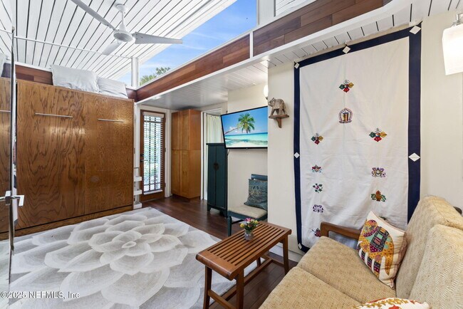 Building Photo - 2337 Seminole Rd