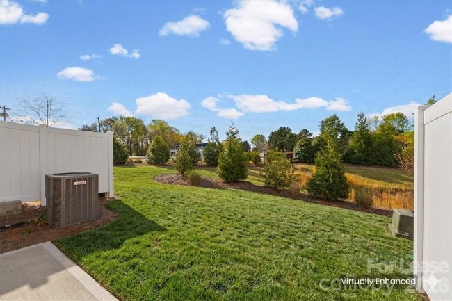 Building Photo - 217 Brks Spgs Dr