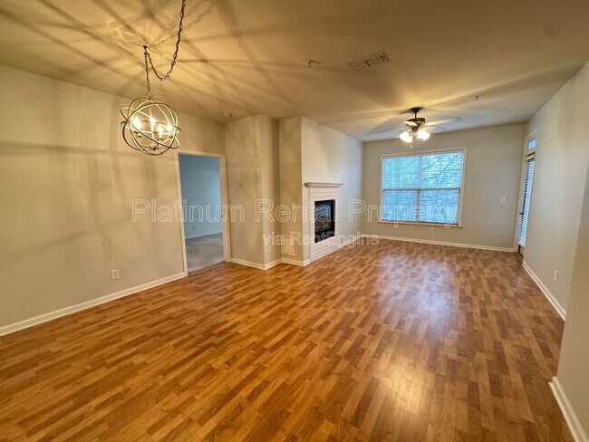 Primary Photo - 4805 W Village Way