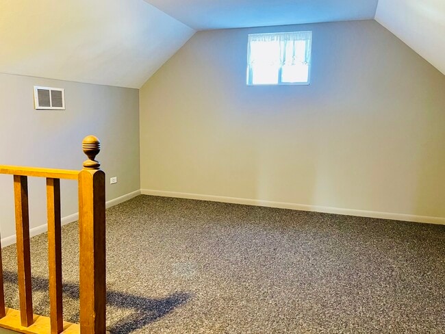 Building Photo - 37020 N Helen Dr