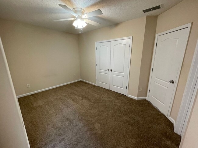 Building Photo - BRIDGEWATER HOME! PRE-LEASING FOR AUGUST 1 2026!