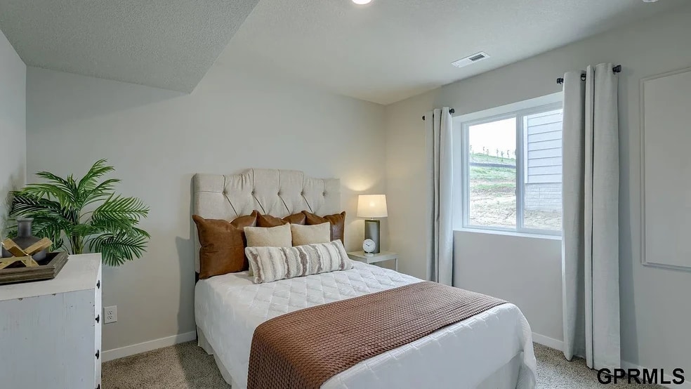 Building Photo - 8820 S 185th St