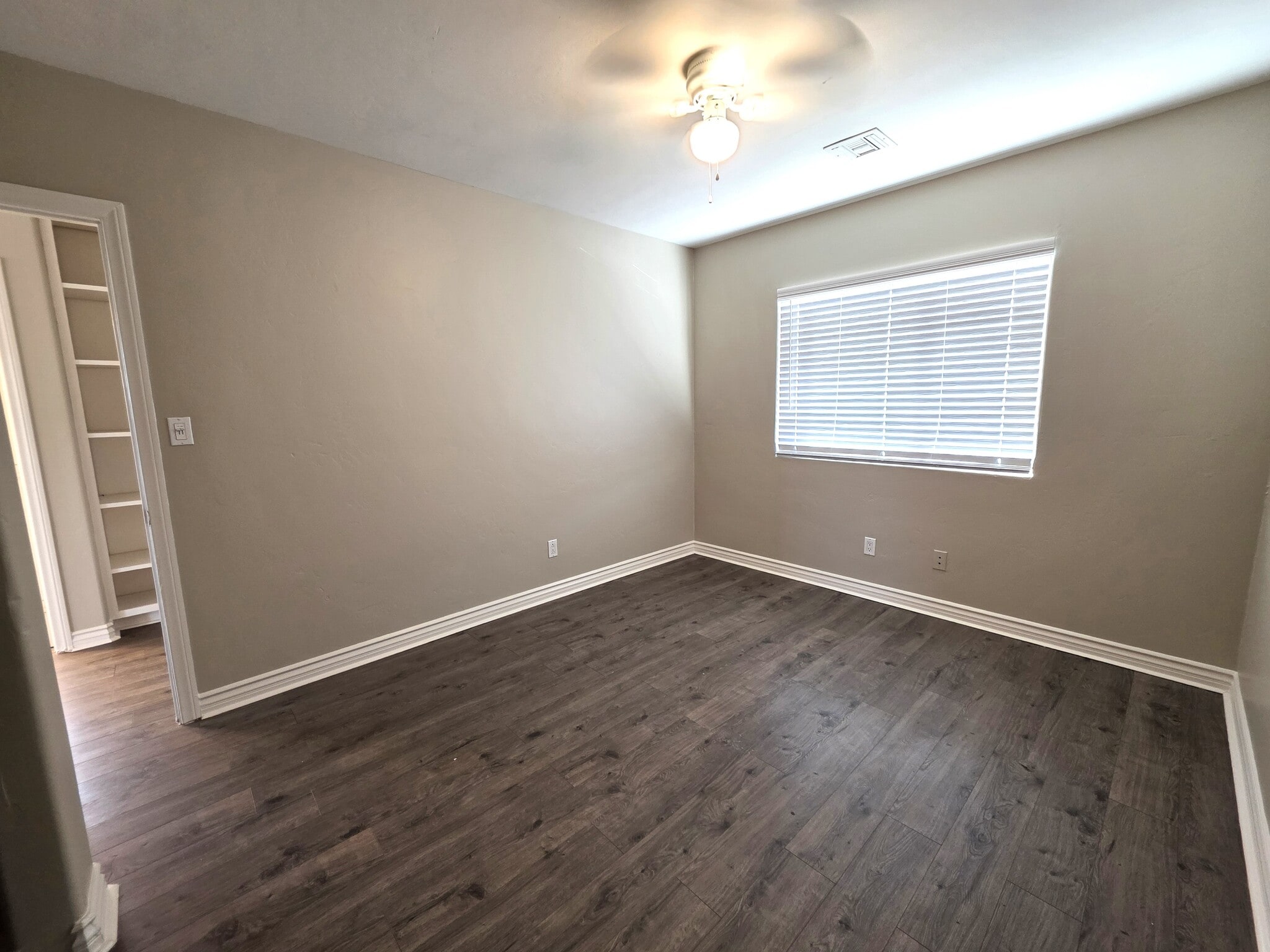 Building Photo - 2404 Morningside St