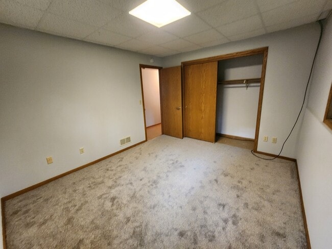 Building Photo - 3536 Rum River Dr