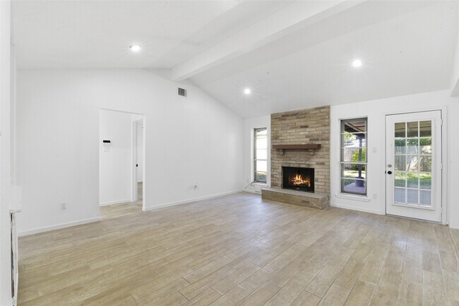 Building Photo - 16318 Cypress Point Dr