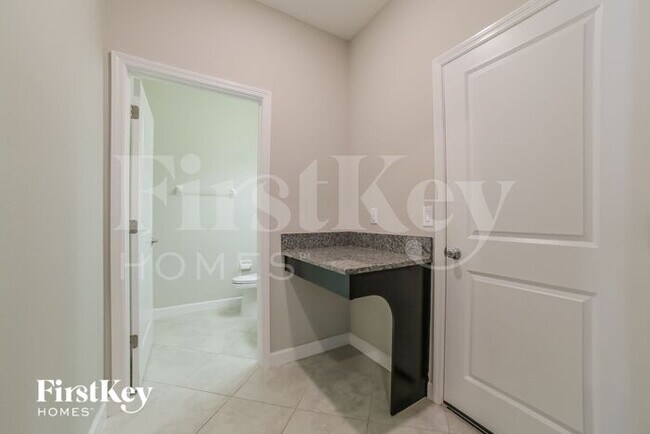 Building Photo - 9825 Ivory Dr