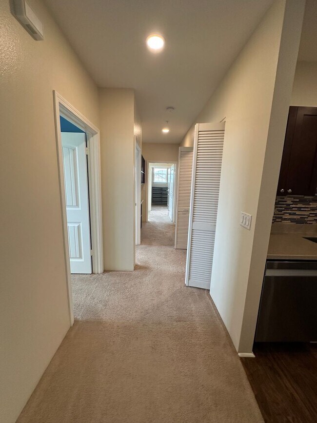 Building Photo - Welcome to the second city of Kapolei. Thi...