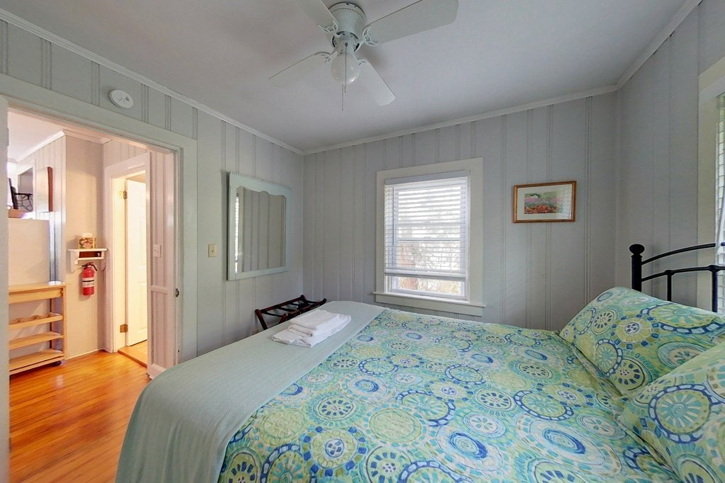 Building Photo - 29 Warren Ave