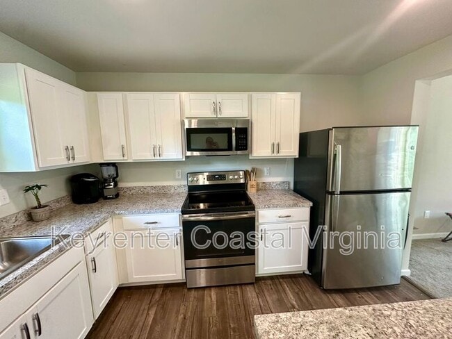 Building Photo - 605 Lakeview Cove