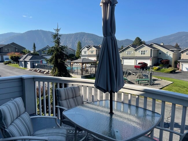 Building Photo - 221 Parkway Dr