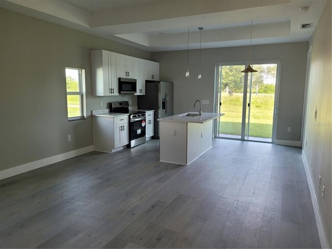 Primary Photo - 1 Davit Ct