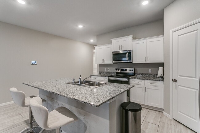 Building Photo - Stylish 4-Bedroom Home in Justin